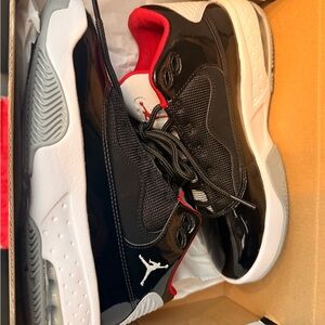 Brand New, Never worn, Jordan Max Aura 2, Size 5 Y
